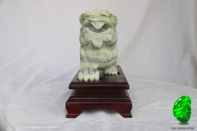 负屃 大：16800￥ 小：9800￥