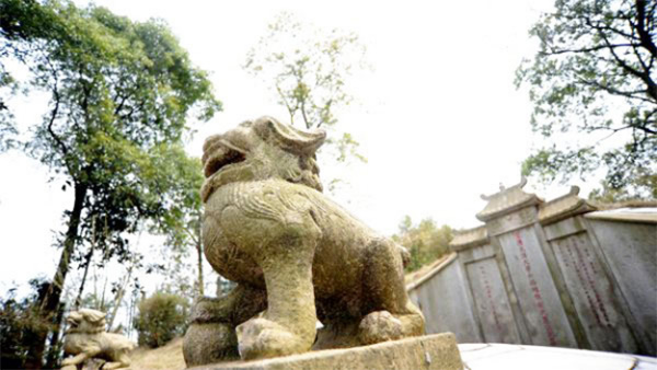 左宗棠自选墓地2006.jpg