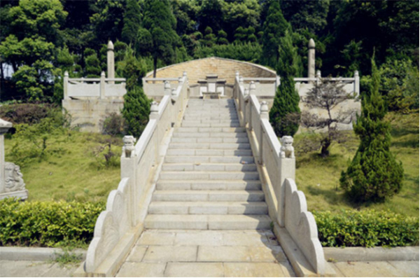 左宗棠自选墓地1220.jpg